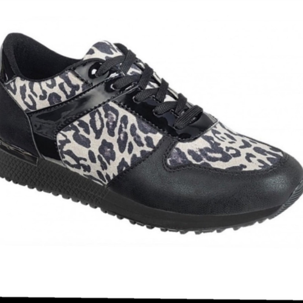 Forever by Forever Link. Women's Black Leopard Sneakers SZ 6